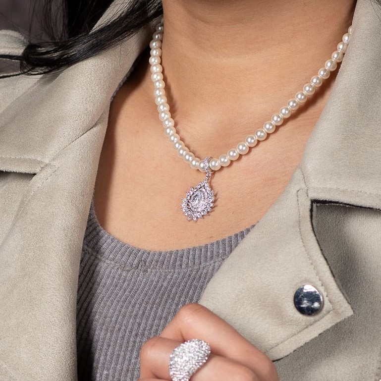 crystal pendant necklace